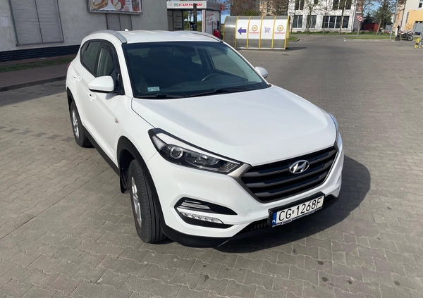 Hyundai Tucson cena 74000 przebieg: 139500, rok produkcji 2017 z Kowal małe 121